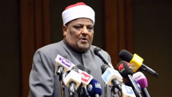 الدكتور عباس شومان