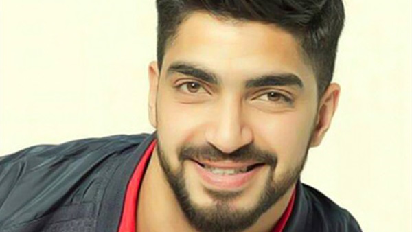 المطرب الشاب مينا
