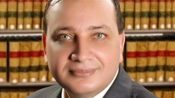 الدكتور خالد عزب