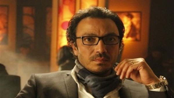 النجم طارق لطفي