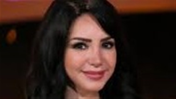 الفنانة انجي علاء