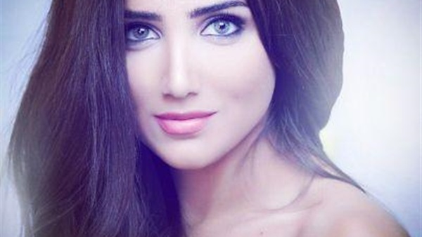 الممثلة مي عمر