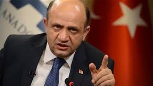 وزير الدفاع التركي