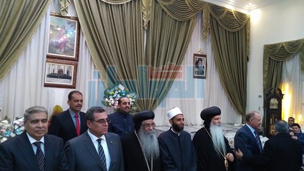 محافظ الفيوم يقدم