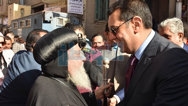 محافظ أسيوط يزور