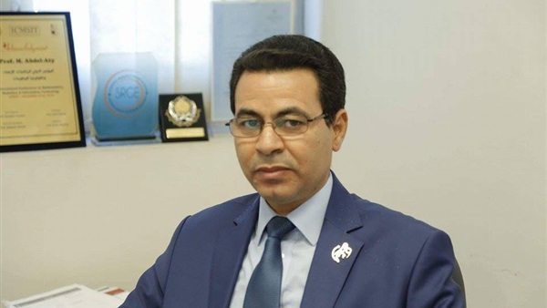 الدكتور محمود عبد