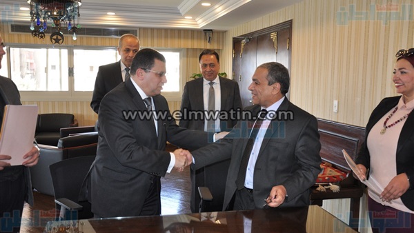 وزير الصحة يشهد توقيع