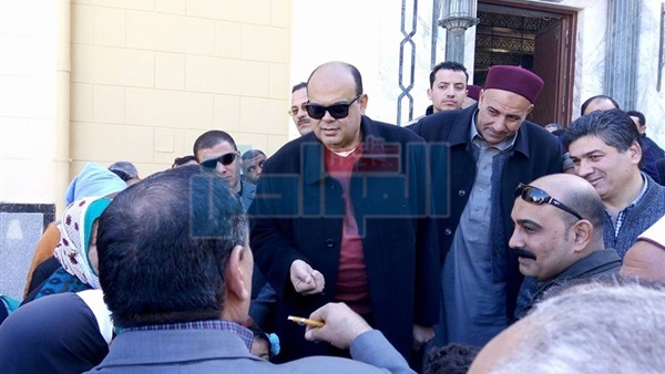 محافظ مطروح يبحث