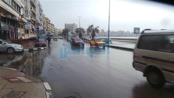 هطول أمطار على كورنيش