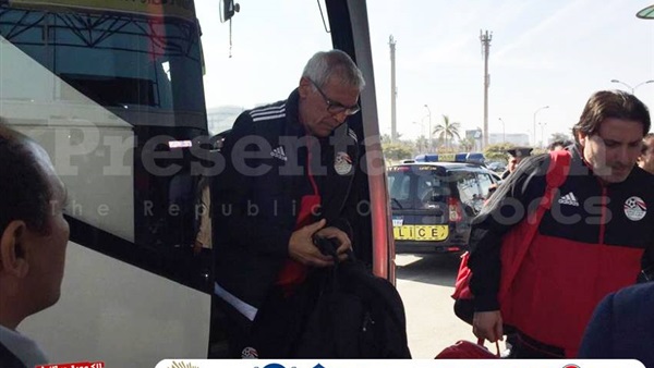 وصول المنتخب لمطار