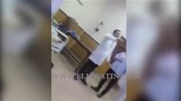 سيدة تضرب رجل
