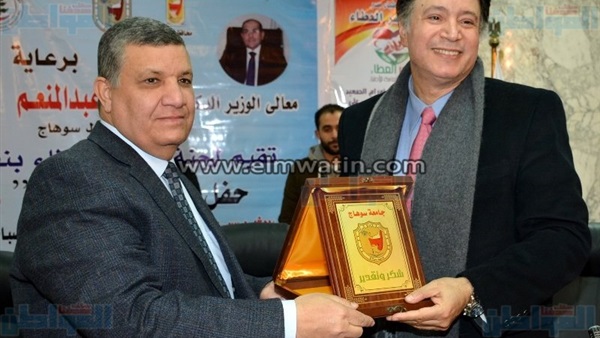 الدكتور أيمن عبد