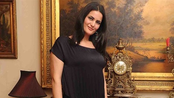 الراقصة الاستعراضية