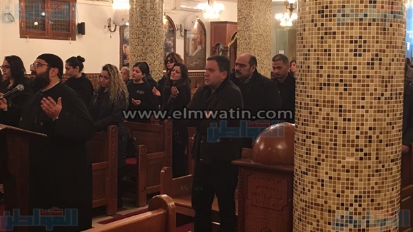 بدء جنازة والدة إدوارد