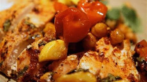 صدور دجاج بالحمص