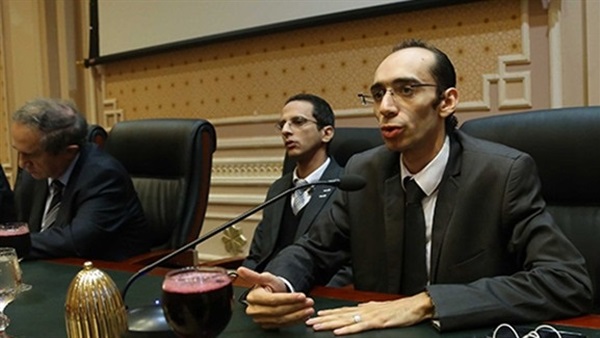 محمد عبدالعزيز عضو