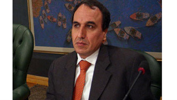 الكاتب الصحفي عبد