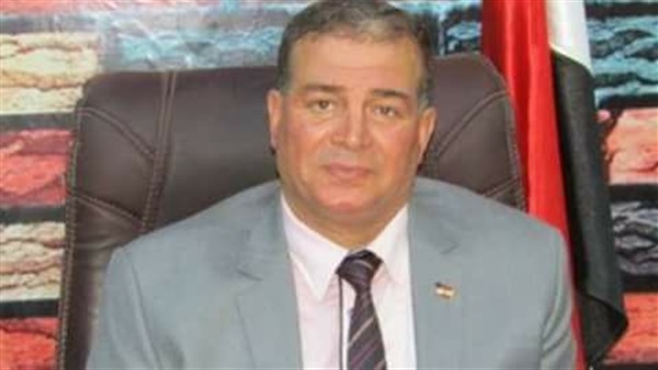 الدكتور عادل عبد