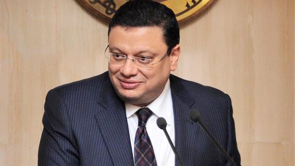 ياسر علي