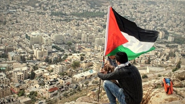 فلسطيني يعترف بأن