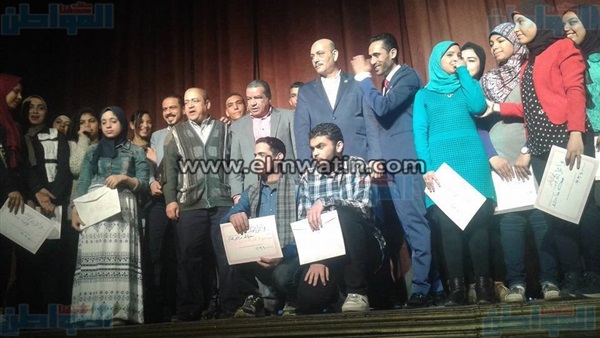 تكريم 50 طالب وطالبة