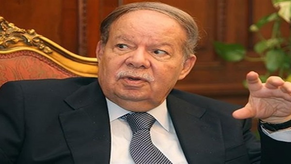 الدكتور فتحي سرور