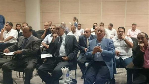 ”عبد الله” يستمع