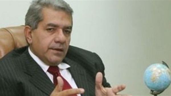 وزير المالية يجتمع