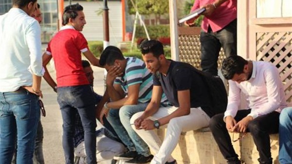بالصور.. بكاء هستيري