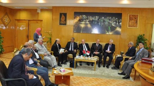 بالصور ..سفير”بيلا