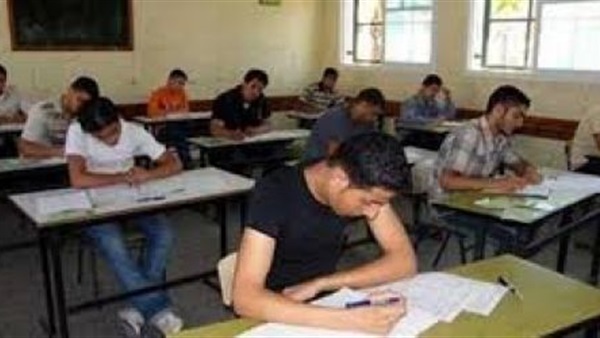 اليوم.. بدء امتحانات