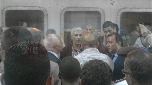 بالصور.. وزير النقل