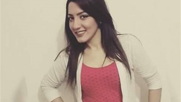 دينا عادل تحتفل بافتتاح