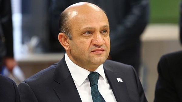 وزير الدفاع التركي