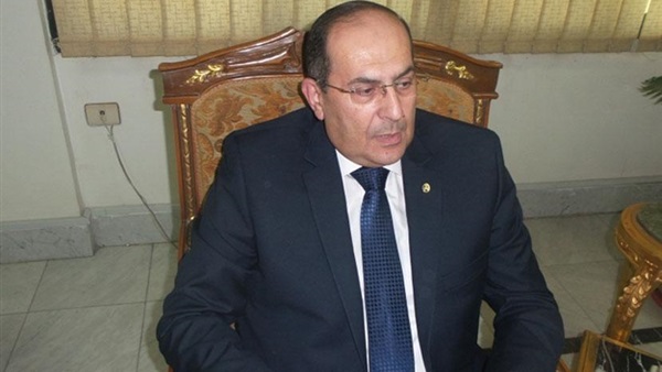 الدكتور أيمن عبد