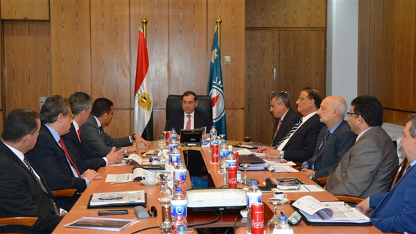 وزير البترول خلال