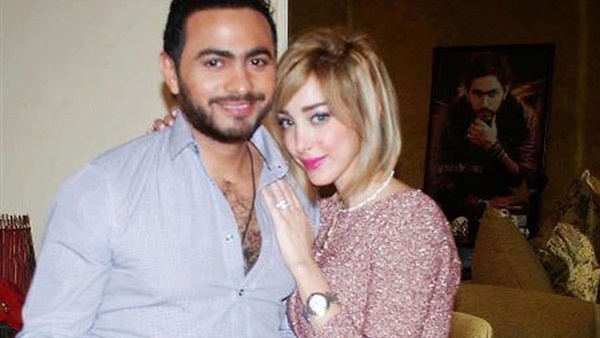 تامر حسنى وزوجته