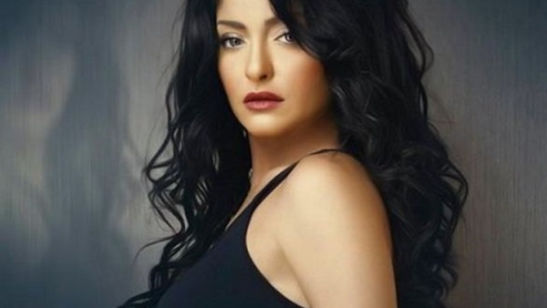 الفنانة علا غانم