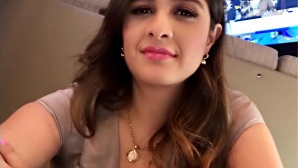 الفنانة ياسمين عبدالعزيز