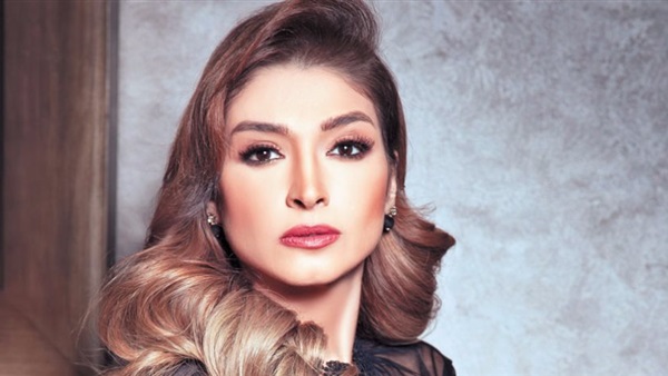 الفنانة روجينا