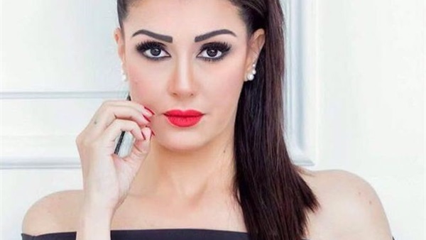 الفنانة غادة عبد
