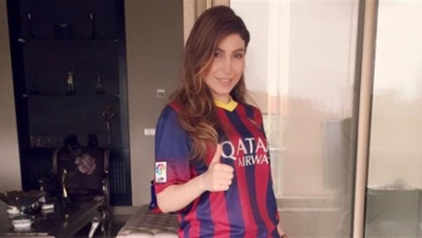 الفنانة يارا