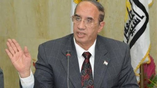 الدكتور أحمد عبده