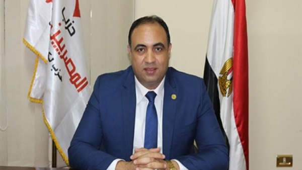 النائب خالد عبد العزيز