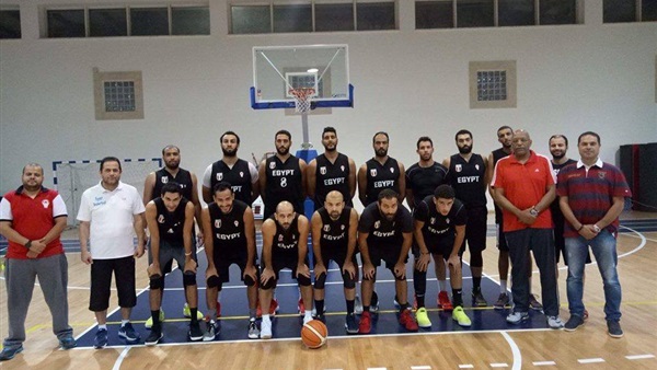 لاعبي منتخب السلة
