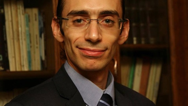 محمد عبد العزيز عضو