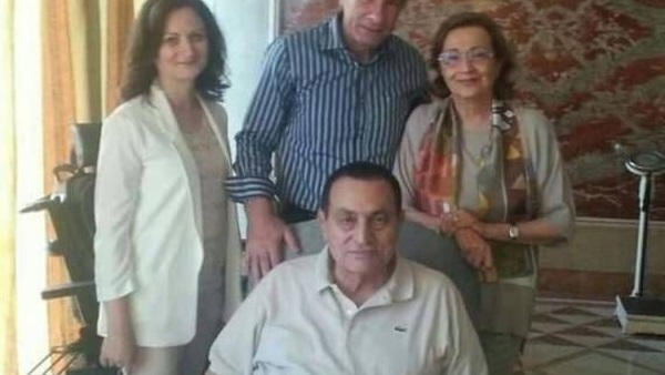 الرئيس الأسبق حسني