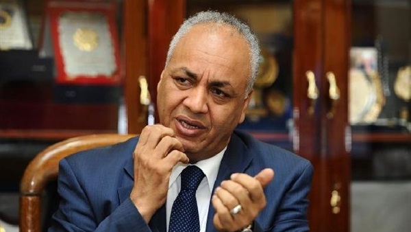مصطفى بكرى