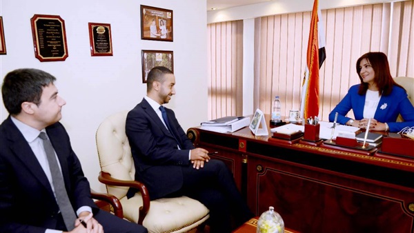 وزيرة الهجرة