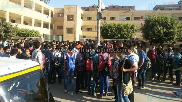 طلاب مدرسة